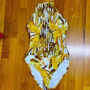 One please women size 12 swimsuit like new